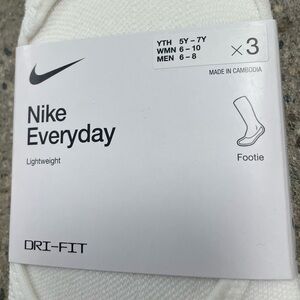 NWT White Unisex Nike Everyday Footie Lightweight No-Show Socks